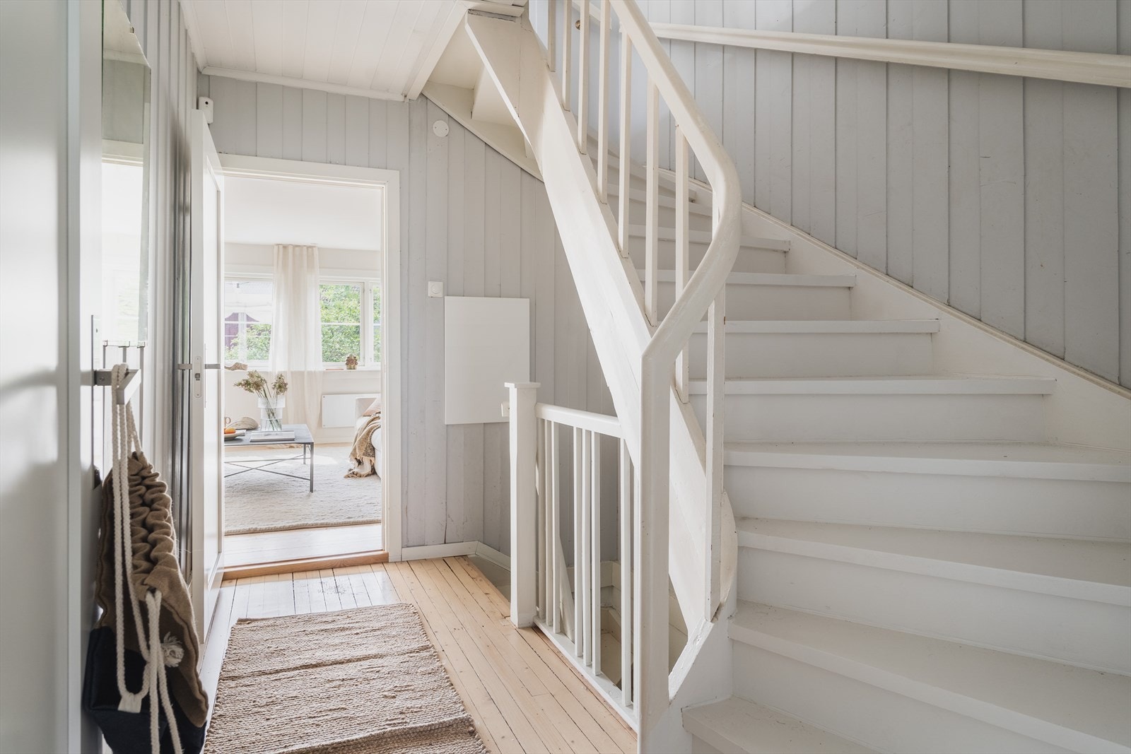 Boligen har en barnevennlig og svært god planløsning med fin arealfordeling Galleribilde