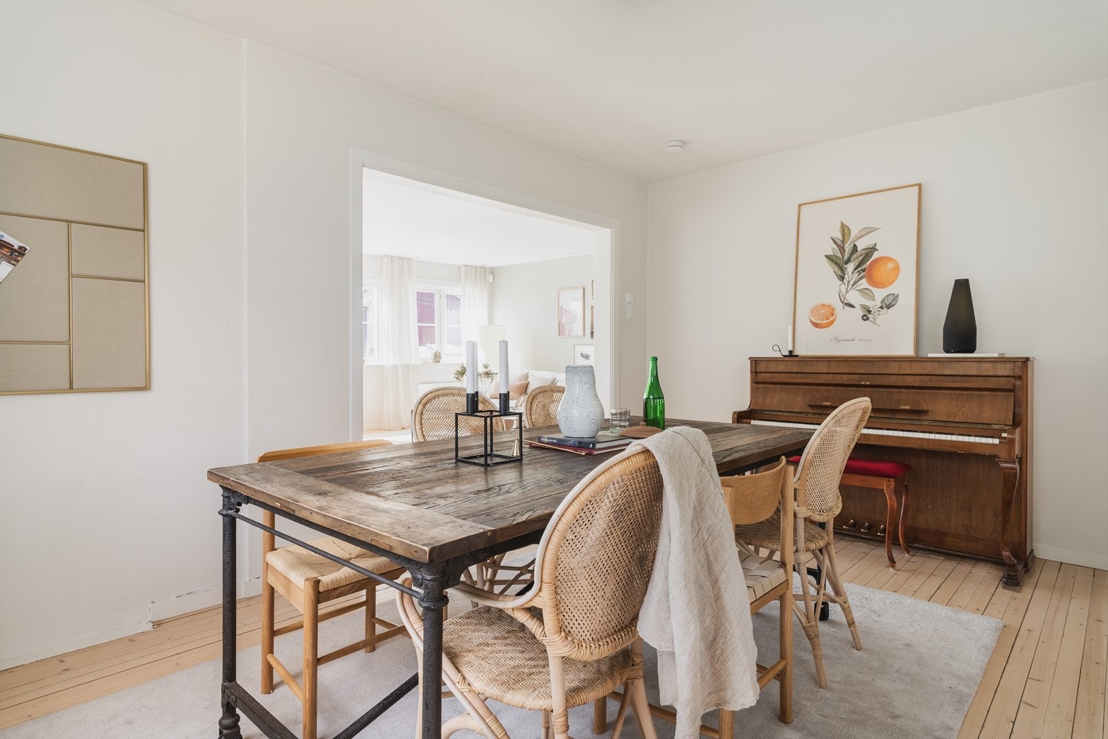 Her kan du fint innrede med langbord - perfekt for sosiale sammenkomster Galleribilde