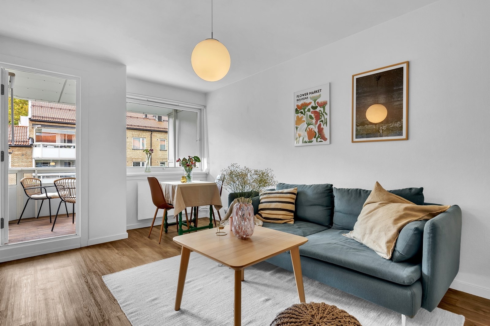 Leiligheten er malt i delikate og tidsriktige farger. Galleribilde