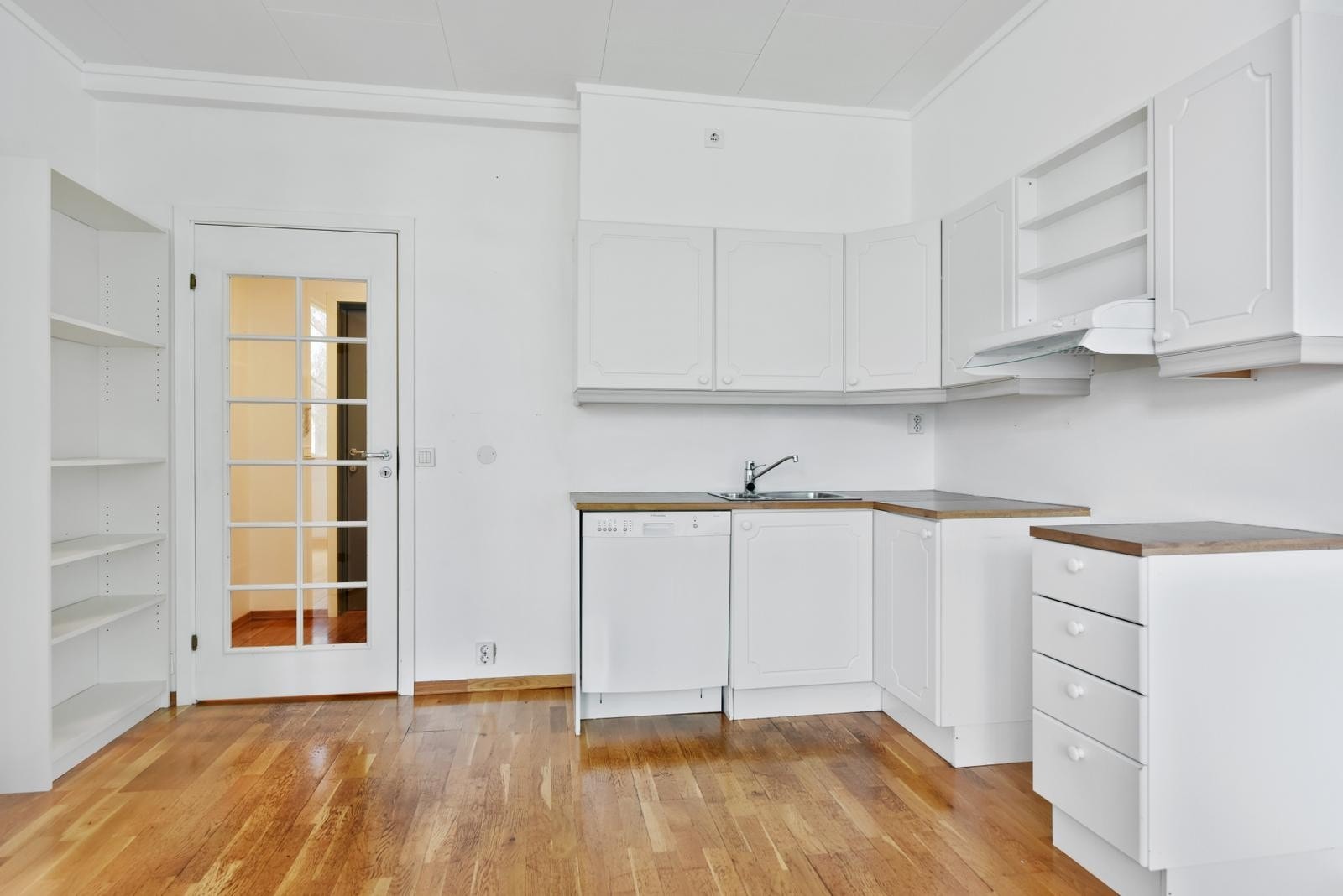 Kjøkken mot gang Galleribilde