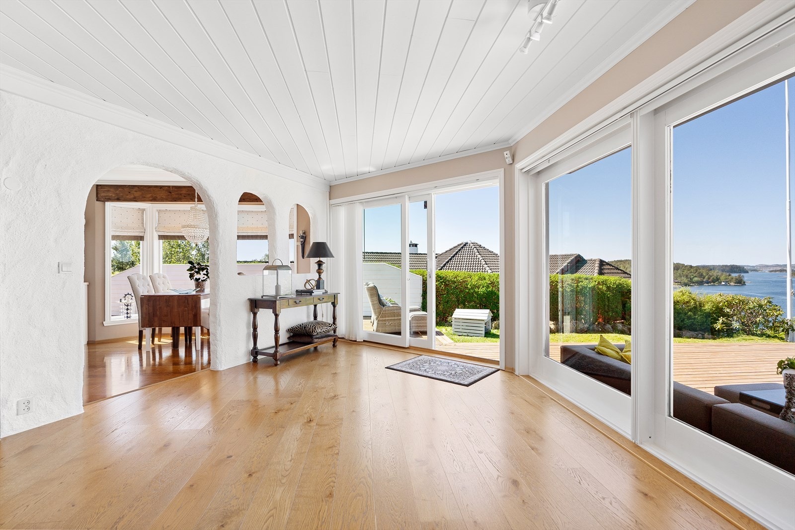 Huset har mye plass, og man kan lage soner for hele familien i ulike avdelinger. Galleribilde