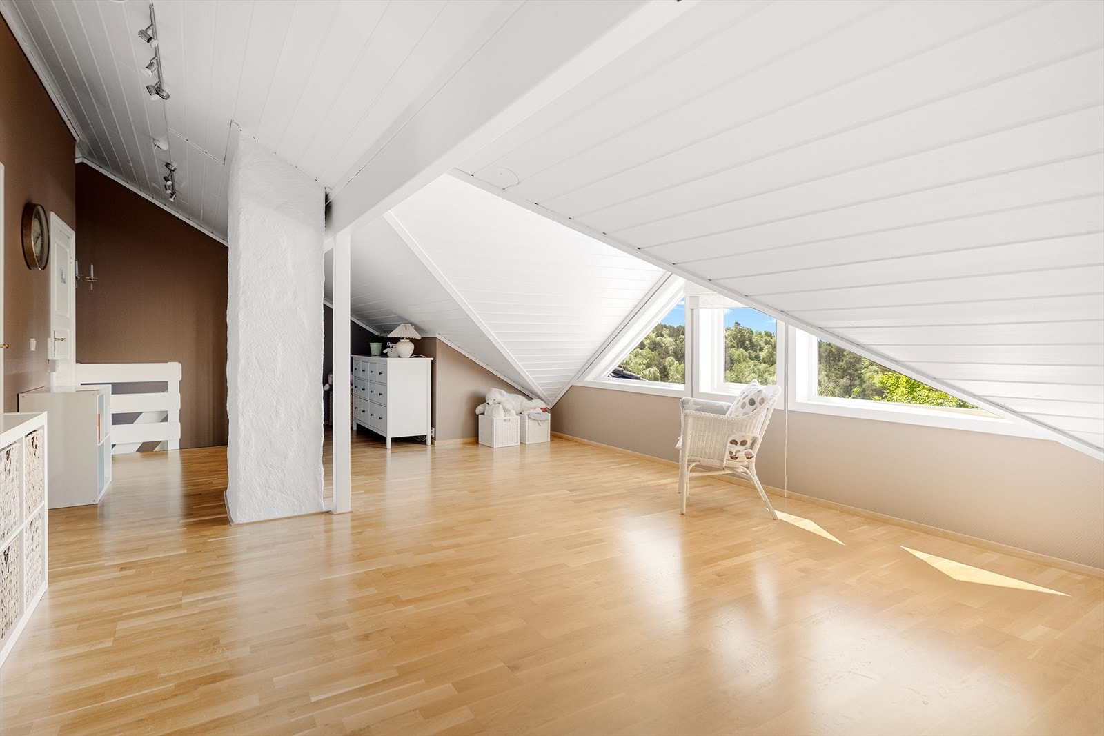 Loftsetasje med loftstue, 2 soverom og bad. Galleribilde