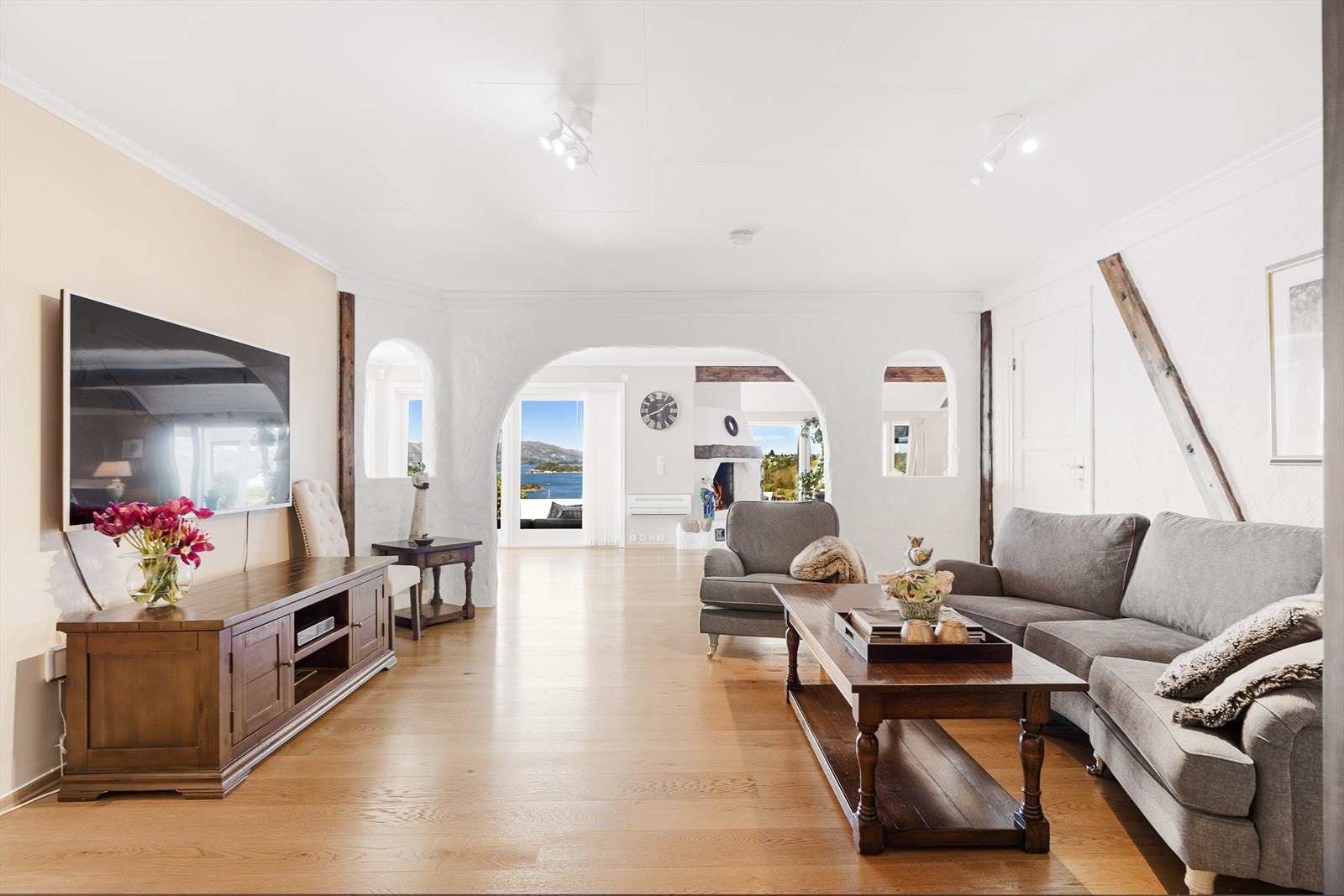 Egen tv stue ved hovedstuen. Galleribilde