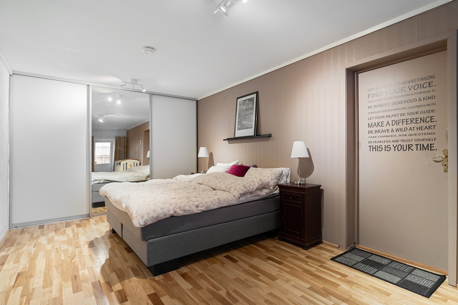 Soverom. Galleribilde