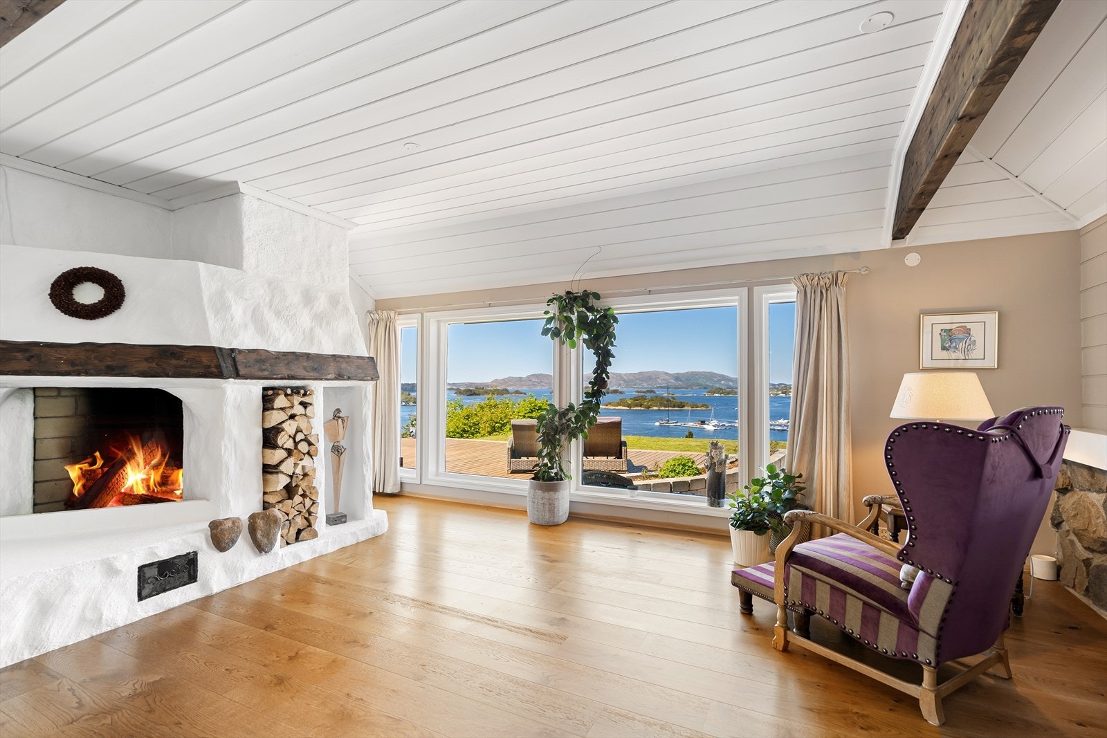 Beliggenhet på huset i det beste området av Hjellestad gjør at dette er en sjelden mulighet. Galleribilde