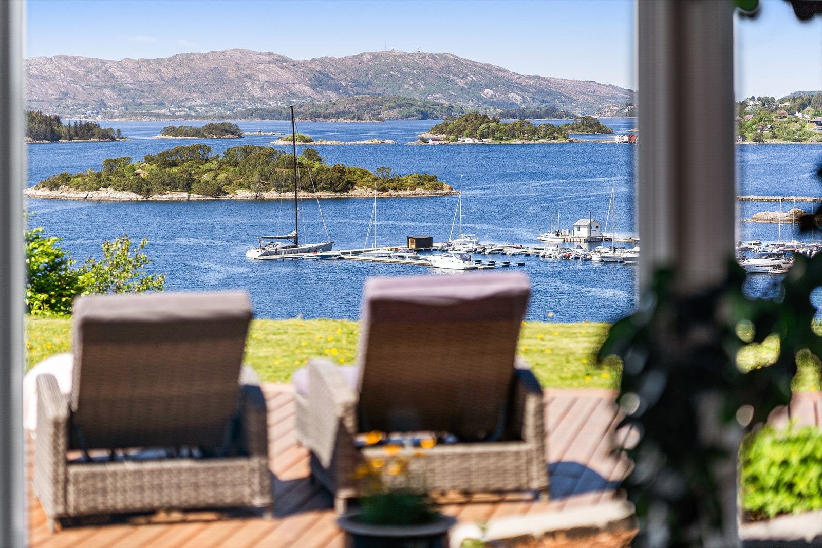 Sol fra tidlig til sent på kveld hvor solen går i havet. Galleribilde