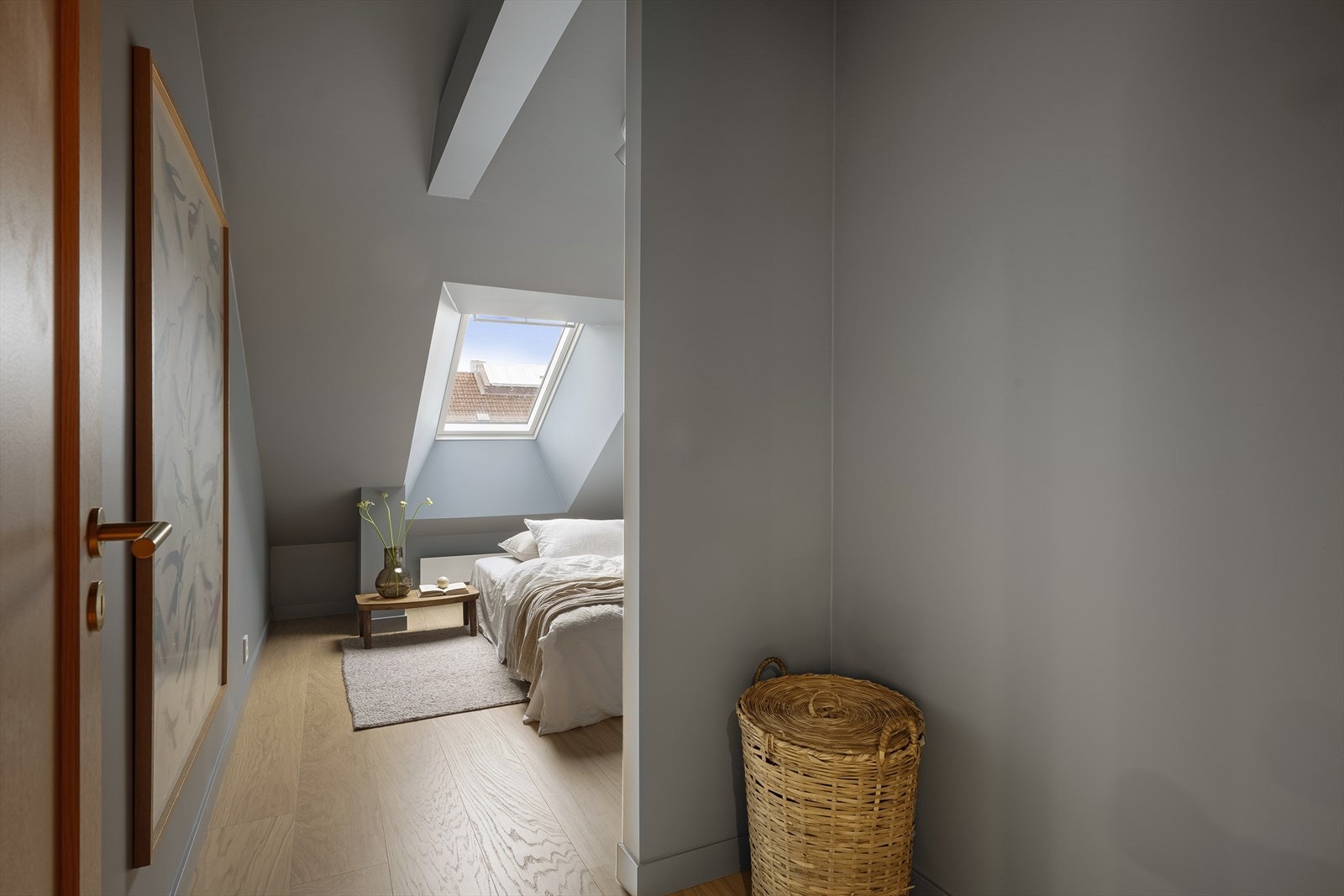 Soverom III. Til høyre i bildet her er det laget nisje til å sette inn garderobeskap. Galleribilde