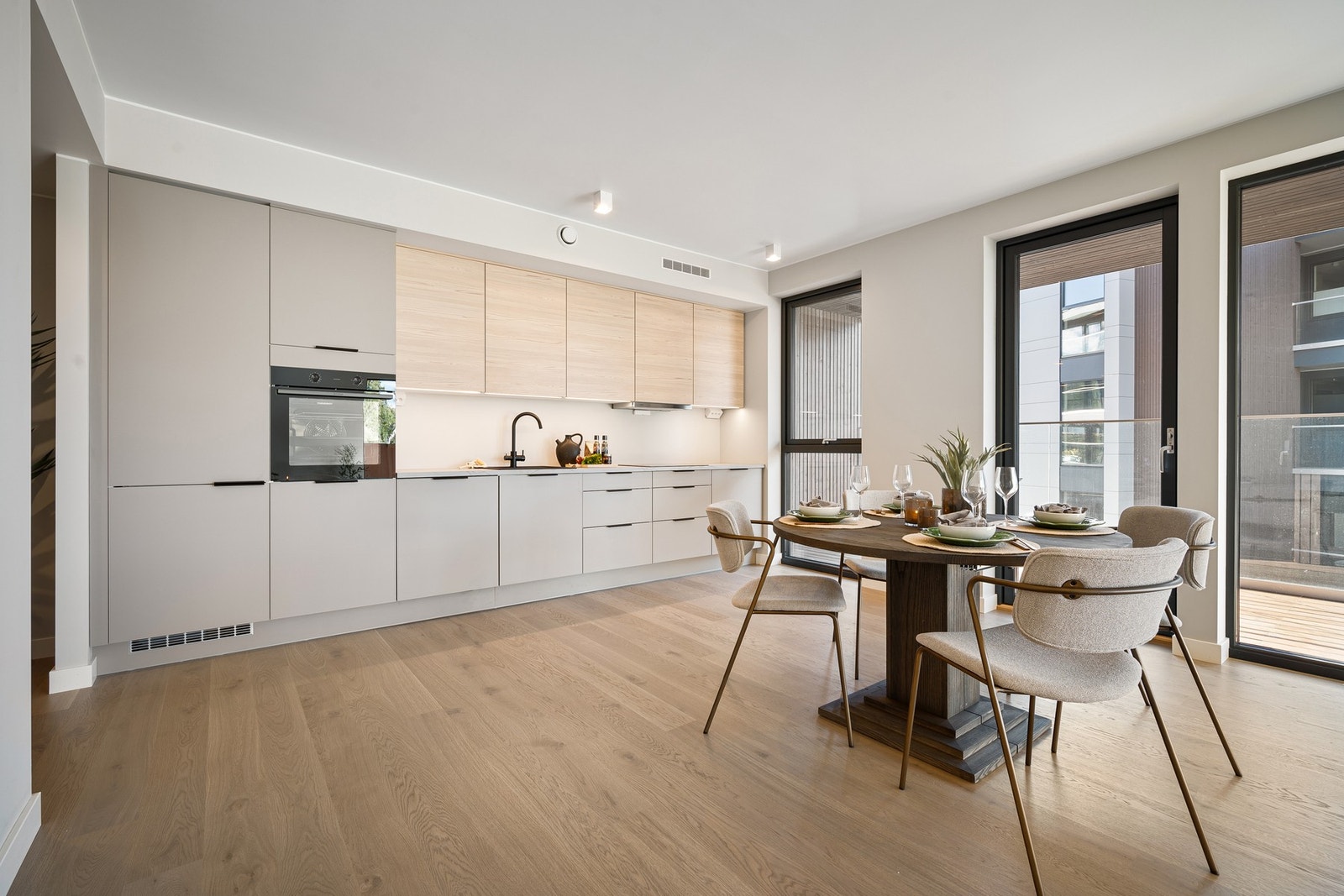 Pen kjøkkeninnredning av typen HTH Galleribilde