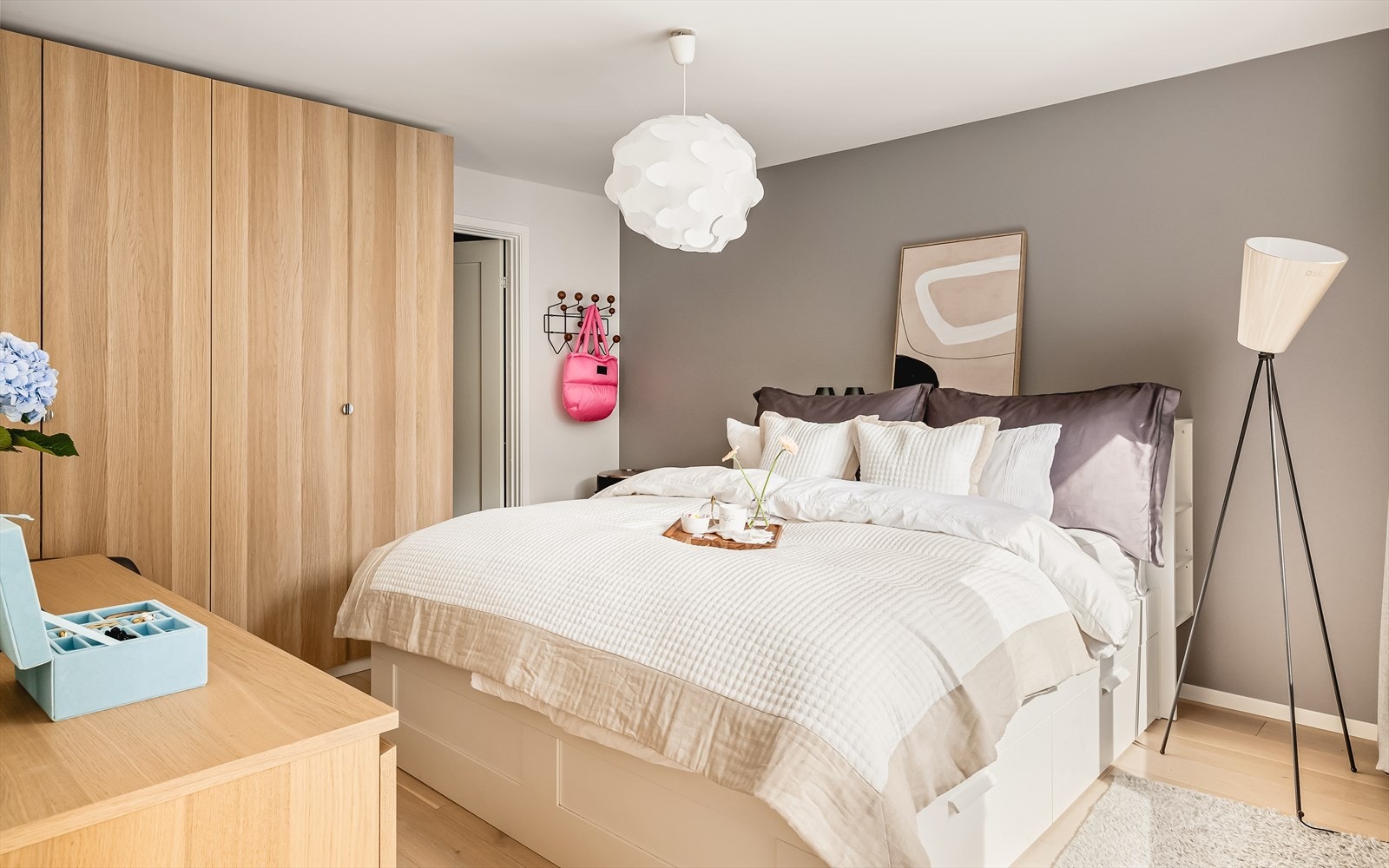 - Hovedsoverommet er av god størrelse på hele 16,8 m² - Galleribilde