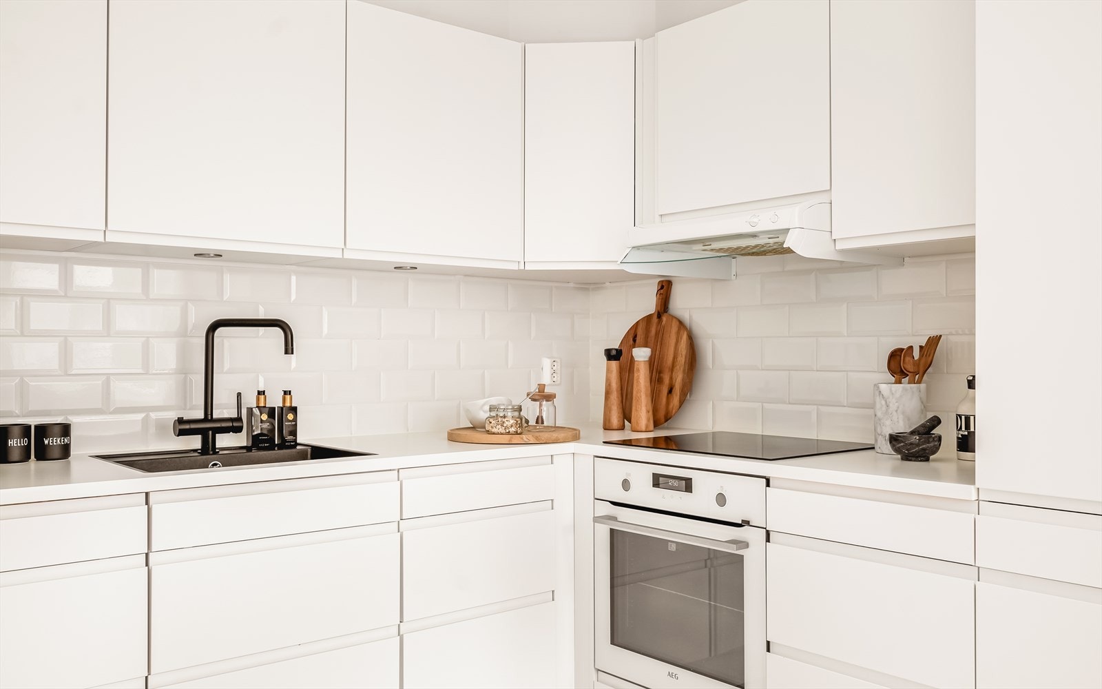 - Kjøkkeninnredning fra Aubo med slette fronter fra 2018 - Galleribilde