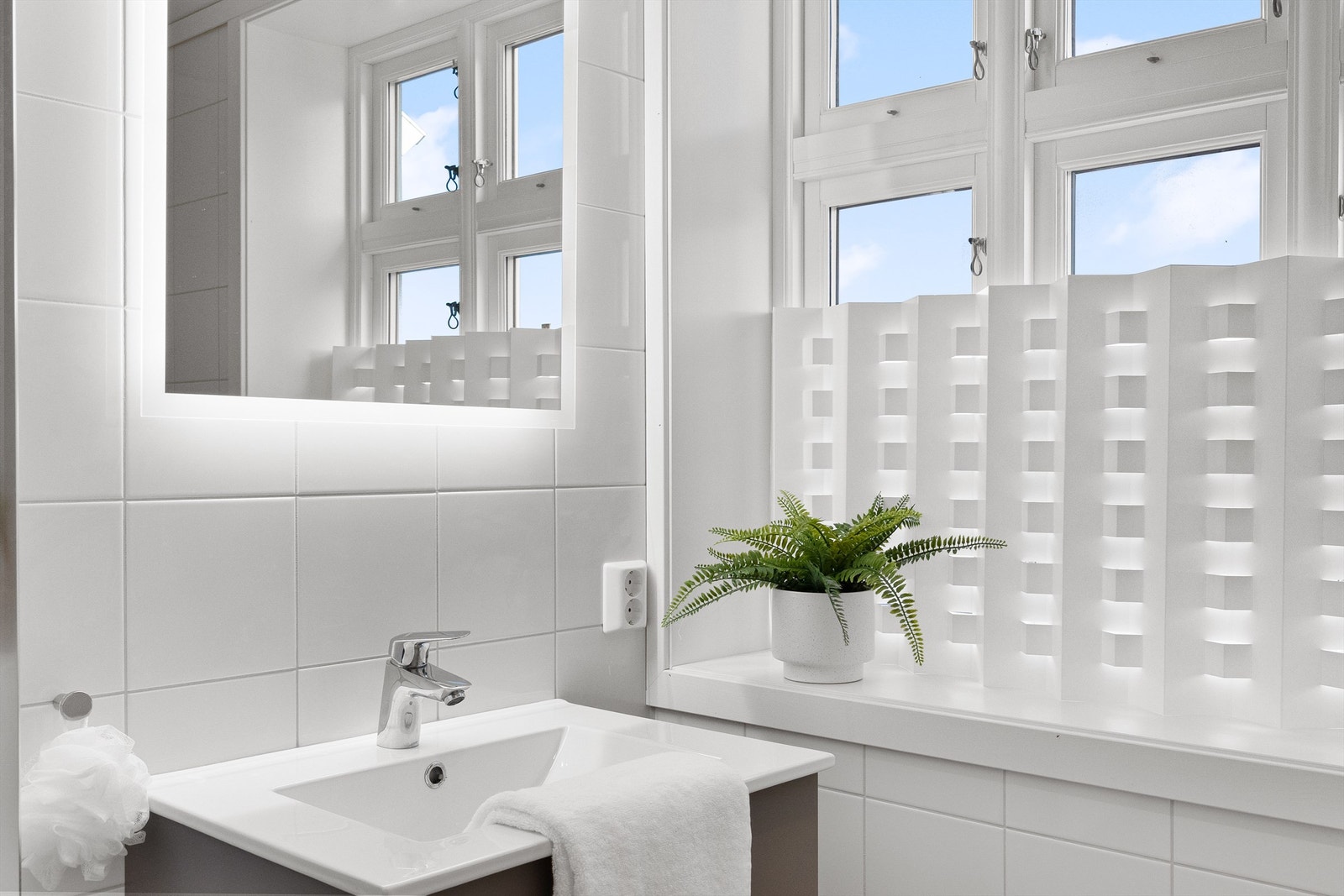 Badet i 1. etasje ble pusset opp i 2023 og arbeidet ble utført av Mårstig Bygg AS. Galleribilde