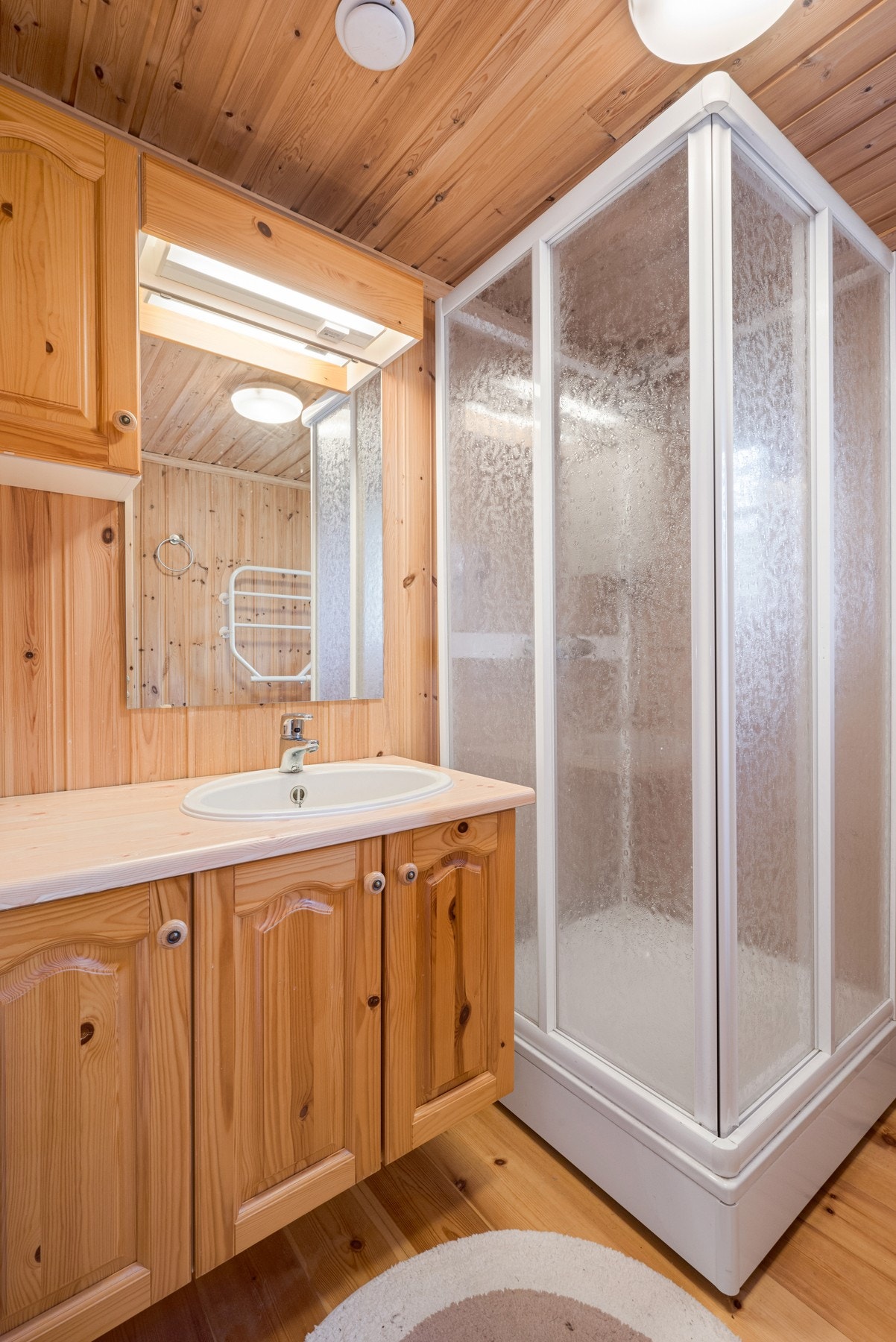 Badet er på ca. 4 kvm. Galleribilde