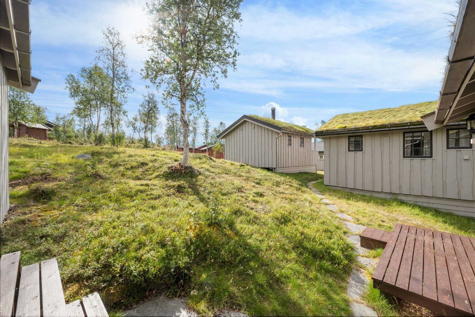 Eiendommen er på ca. 1.220 kvm. Galleribilde