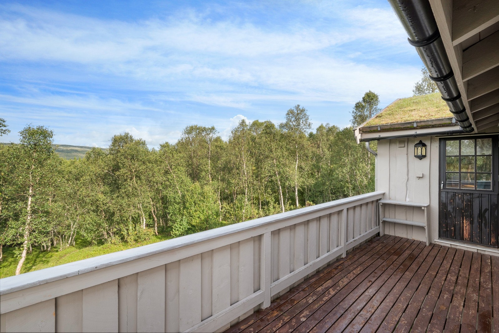 Terrasse og platting utgjør totalt 33 kvm. Galleribilde