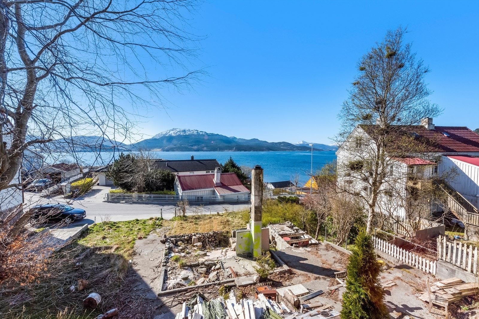 Velkommen til Omagata 11, en tomt med godkjente tegninger for en enebolig med utleiedel. Galleribilde