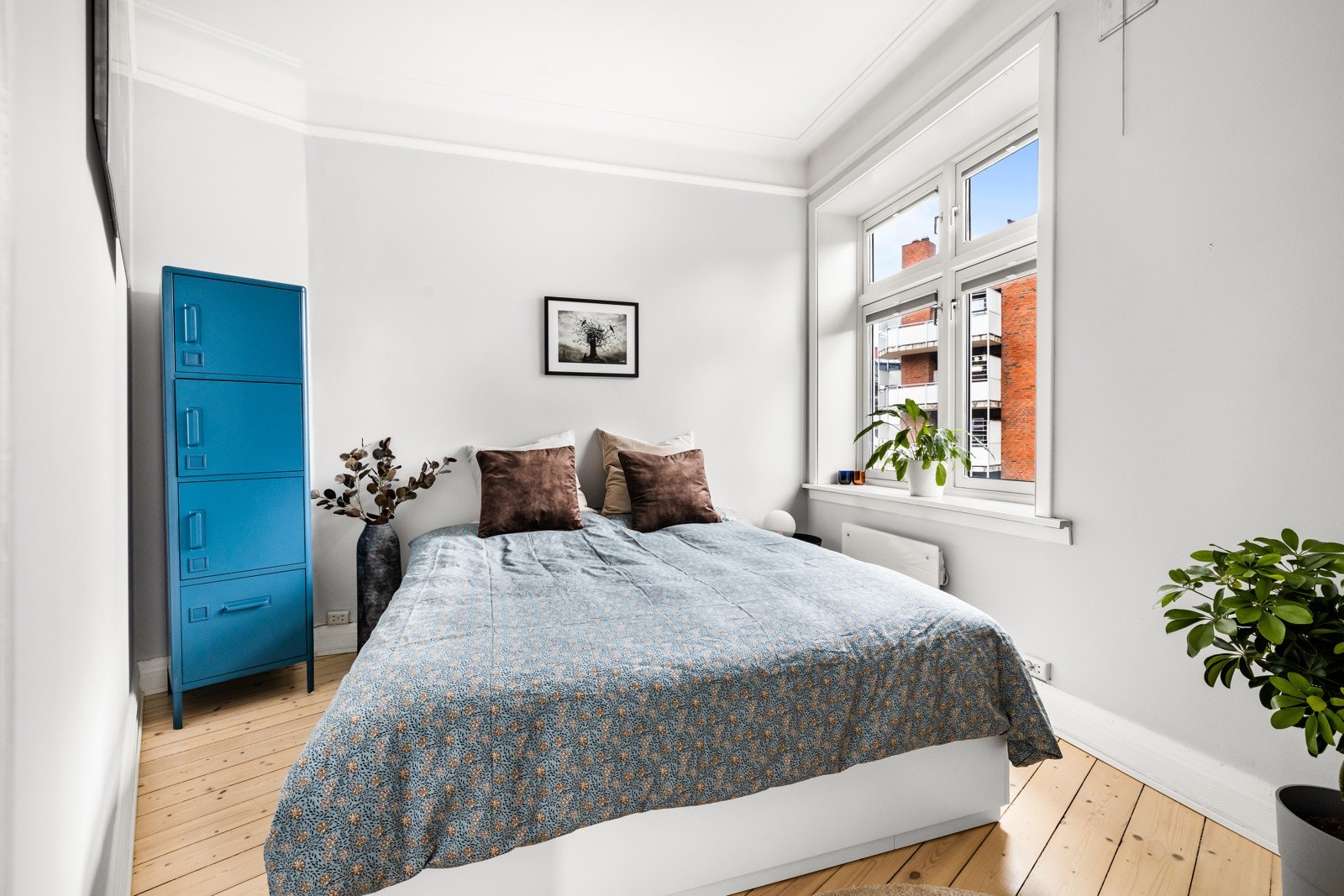 Hovedsoverommet har adkomst fra entreen, og har god plass til dobbeltseng. Galleribilde