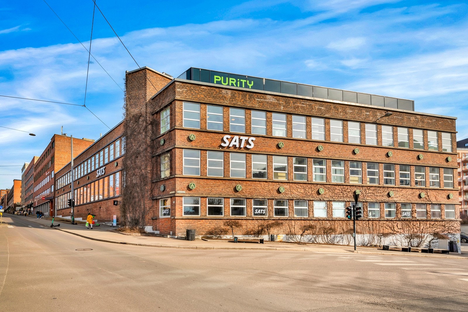 På motsatt side av veien ligger både Sats og Fresh Fitness. Galleribilde