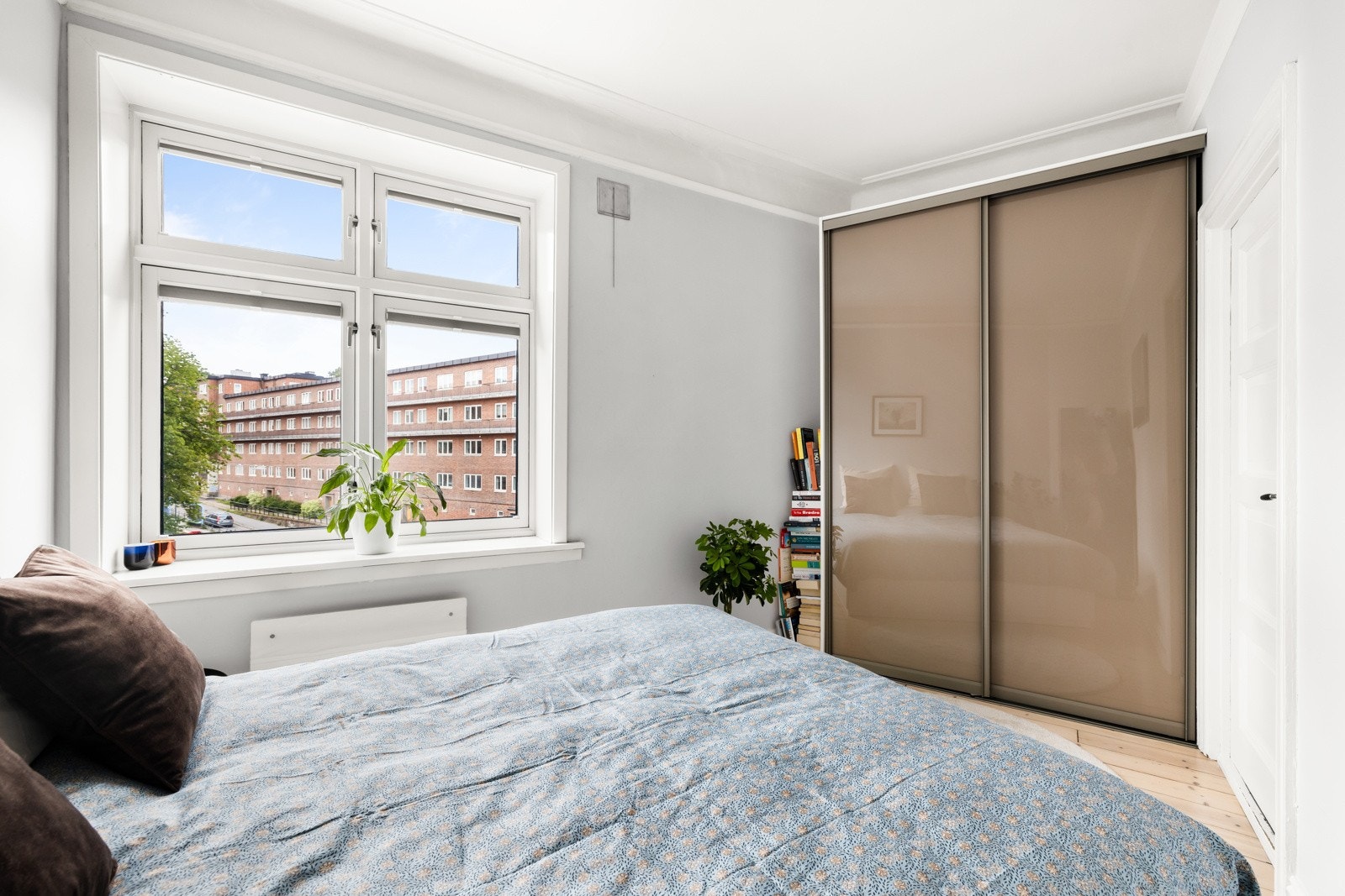 Det er også her montert skyvedørsgarderobe. Galleribilde