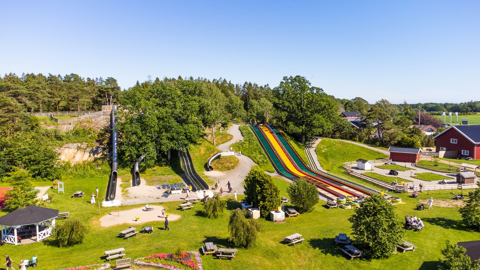 Foldvik Familiepark er bare en liten kjøretur unna Galleribilde