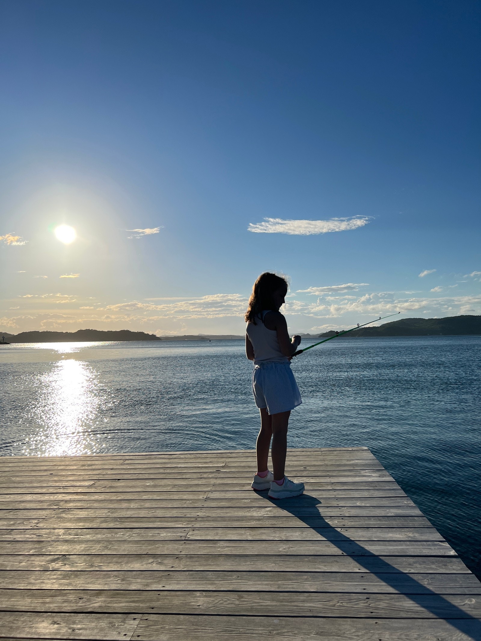 Solnedgangen på velforeningens brygge er intet mindre enn FANTASTISK Galleribilde