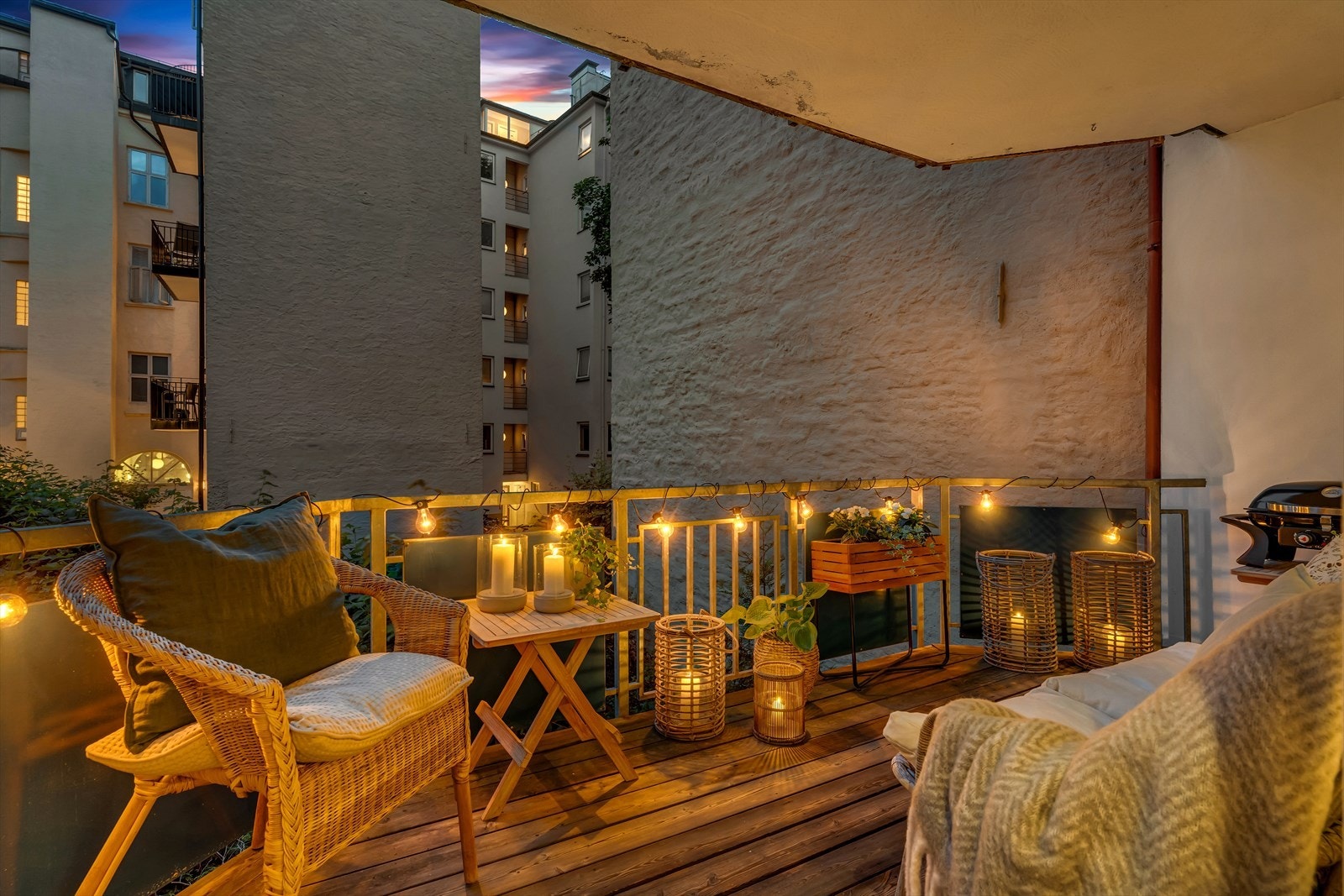 Balkongen vender mot sørvest. Galleribilde