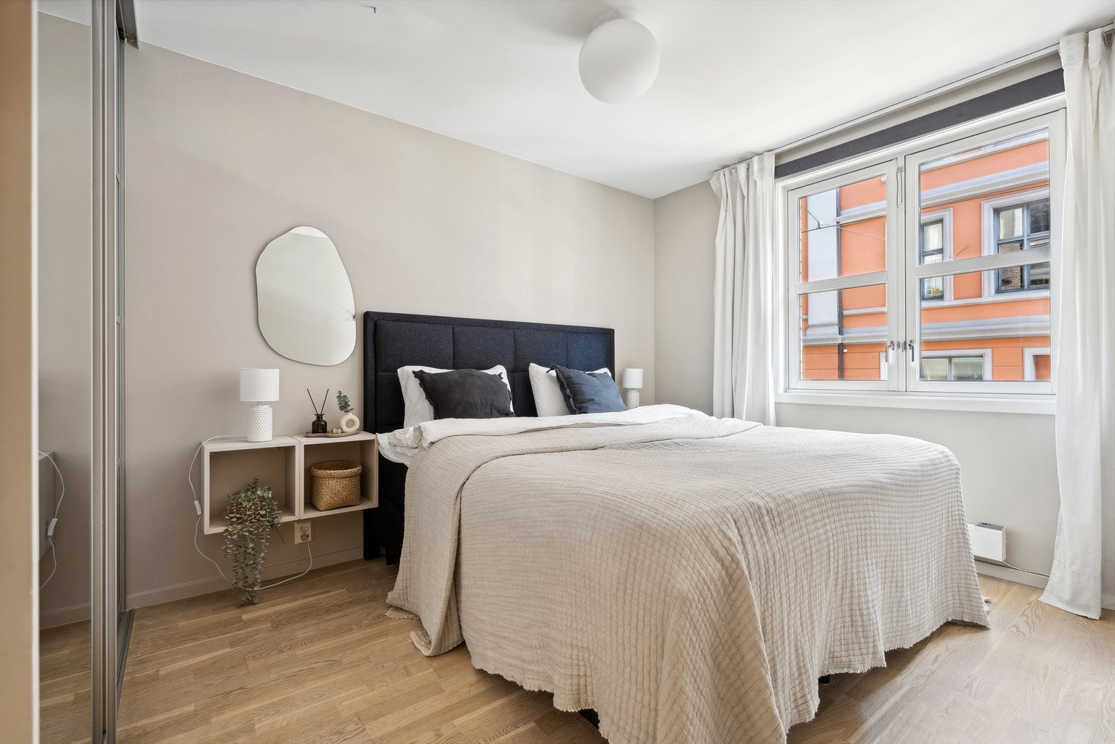 Leiligheten har to gode soverom med fine innredningsmuligheter. Galleribilde