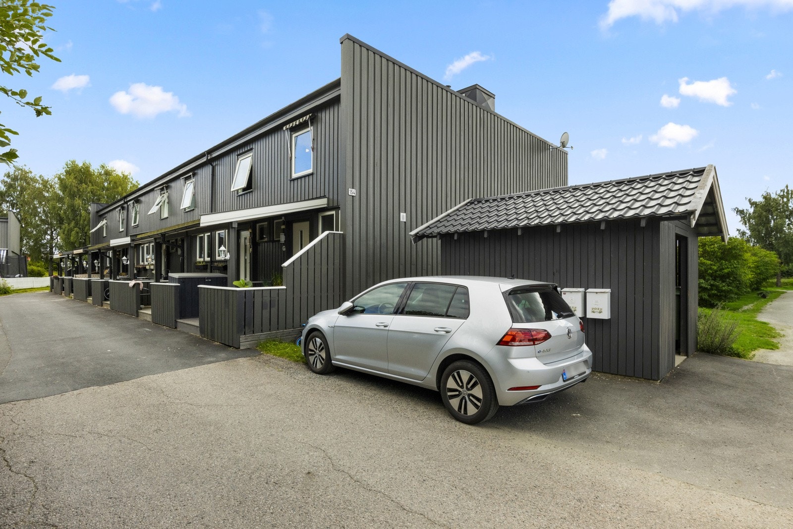 Fremsiden av rekka. Galleribilde