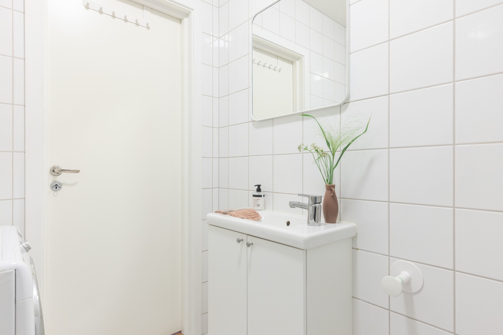 Varmekabler i gulv sørger for at baderomsgulvet alltid er behagelig varmt. Galleribilde