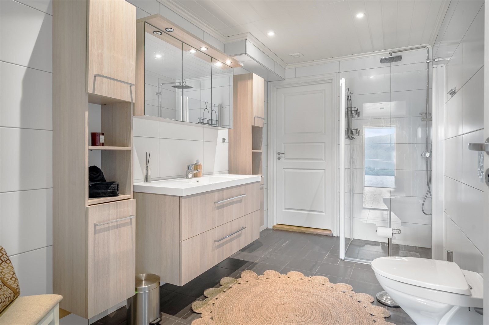 Flislagt bad. Galleribilde