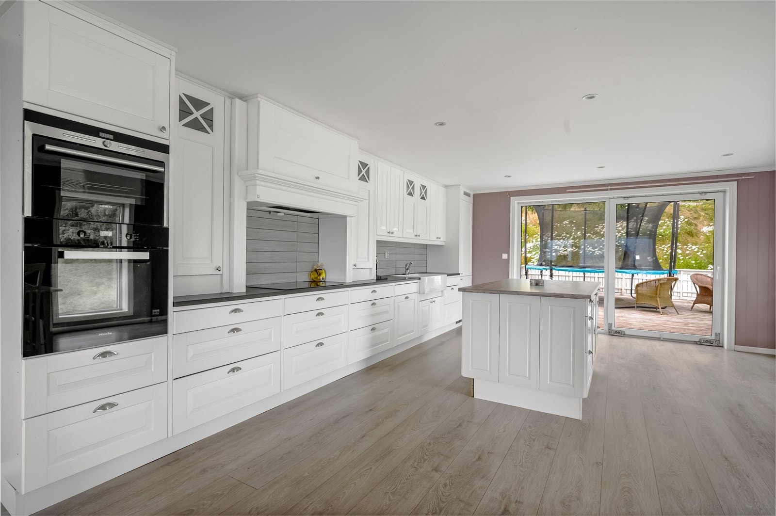 Denne leiligheten går over 2 plan. Stue og kjøkken i 2.etasje. Galleribilde