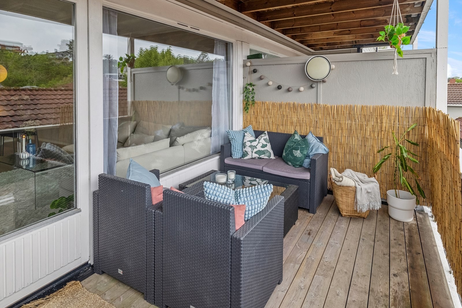 Fra stuen er det adkomst ut til en herlig balkong. Galleribilde