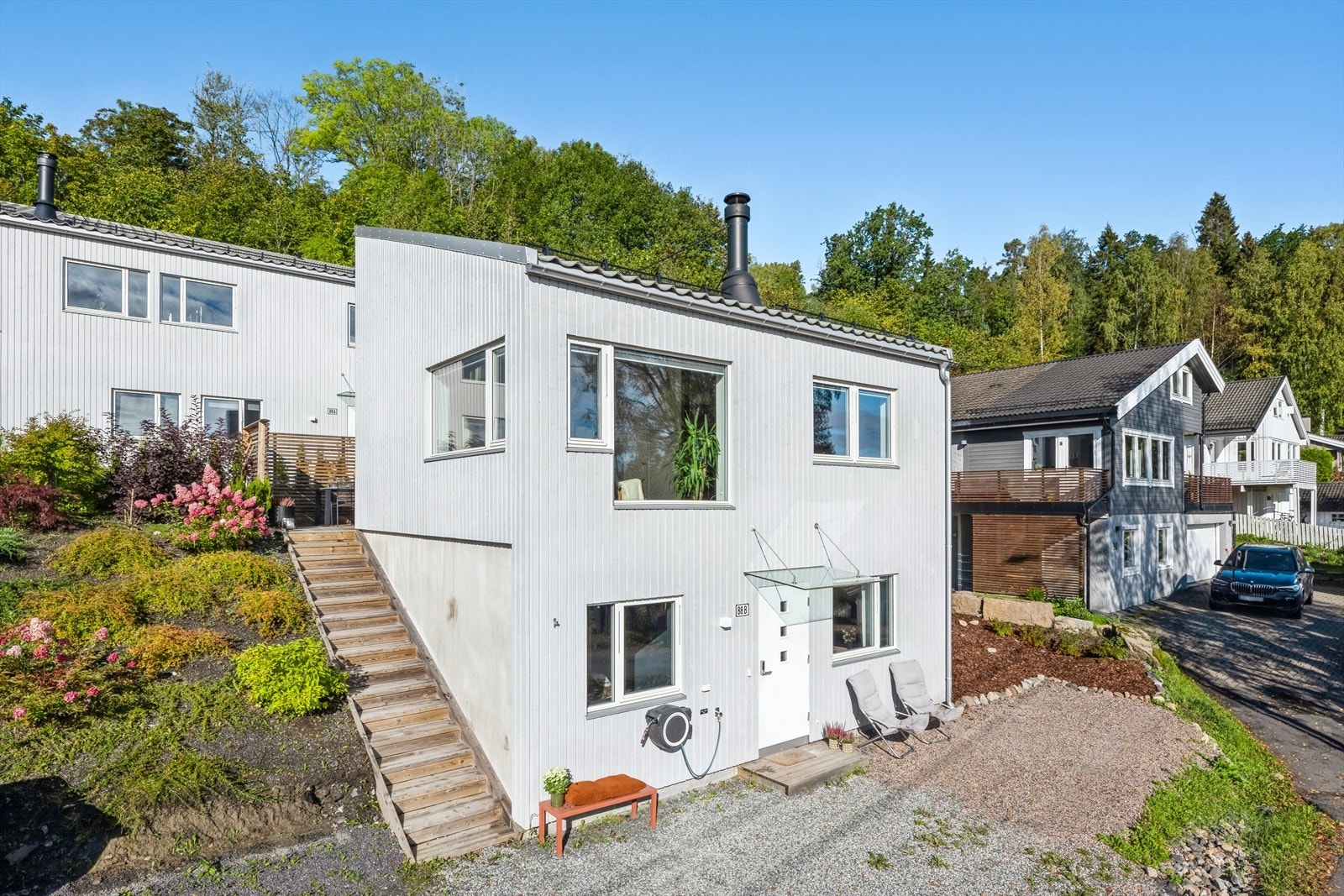 Flott fasade med trivelige uteområder. Galleribilde