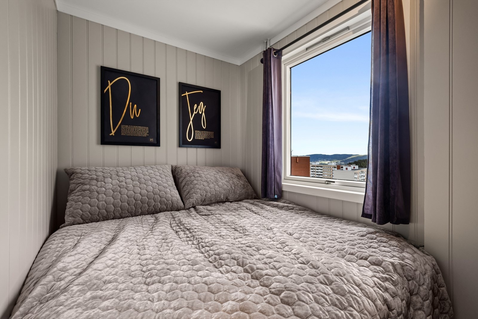 Soverommet er også malt i en dempet og fin fargepalett Galleribilde