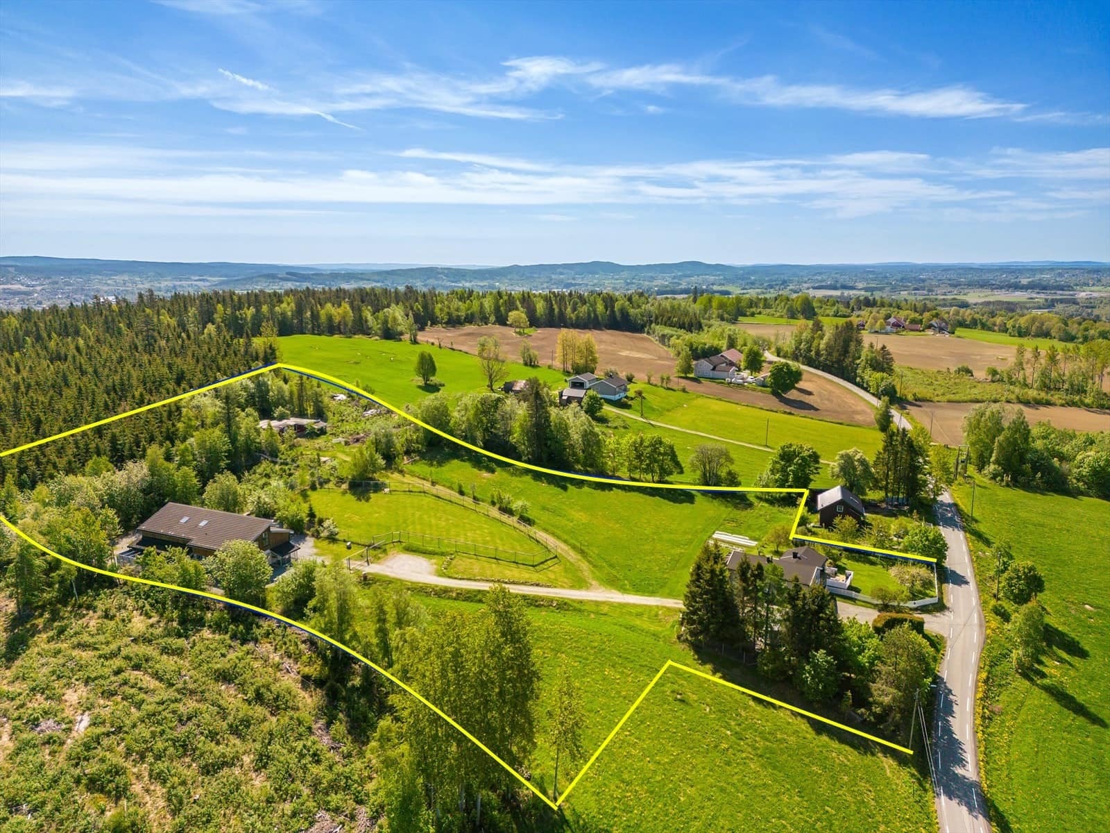 Enkel skisse over tomtegrensen. Kun ment som illustrasjon. Noe avvik vil forekomme. Galleribilde
