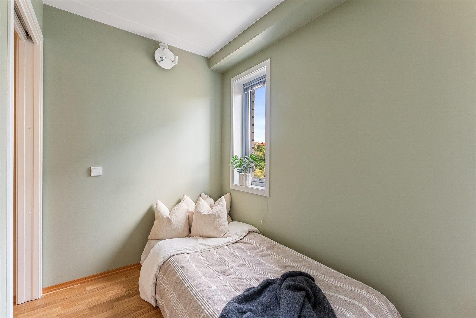 Soverommet egner seg godt som barnerom, gjesterom eller hjemmekontor Galleribilde