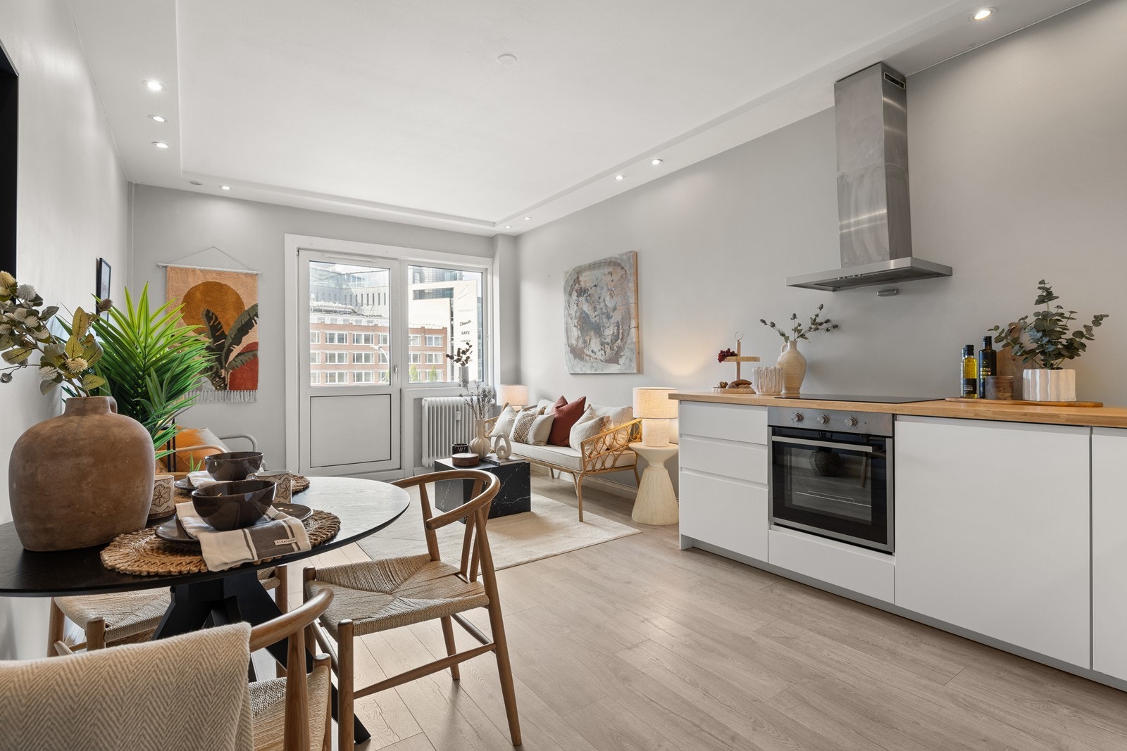 Fra stuen er det utgang til balkong Galleribilde