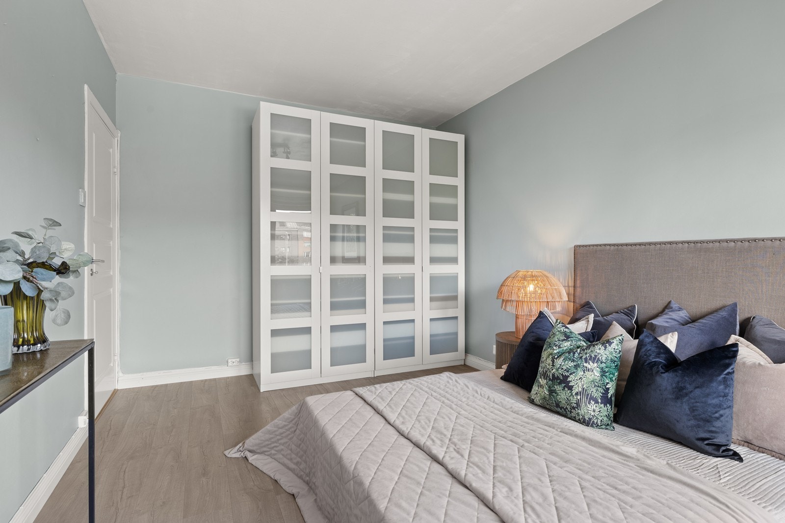 Medfølger garderobeskap Galleribilde