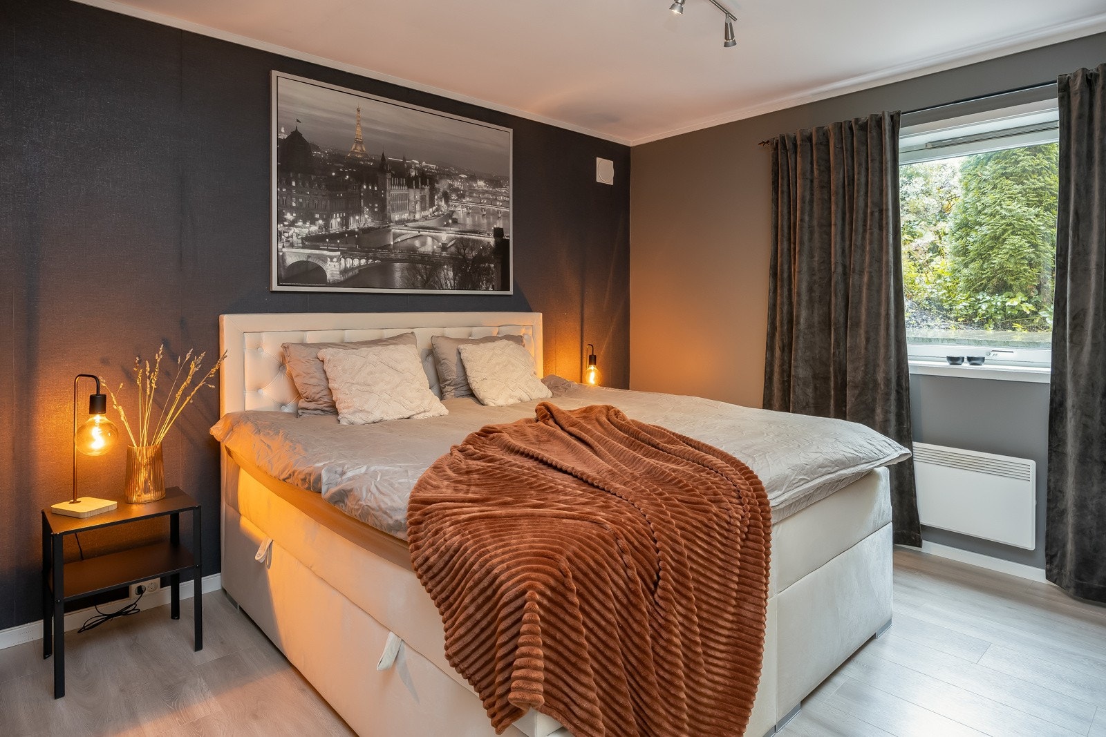 Stort soverom på 13,2 m². Galleribilde