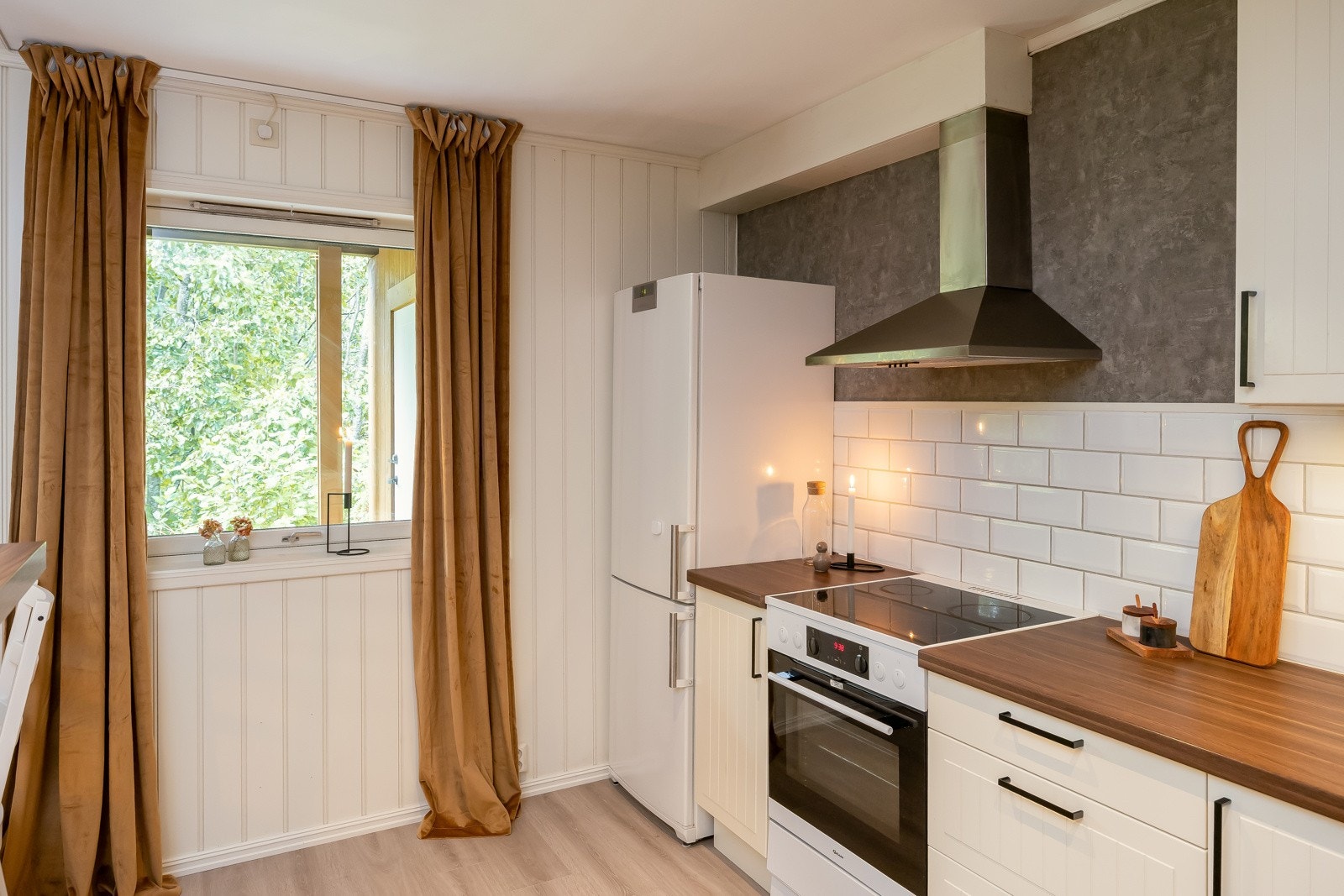 Kjøkkenet har fått tilstandsgrad 1 av takstmann og fremstår i pen stand. Galleribilde