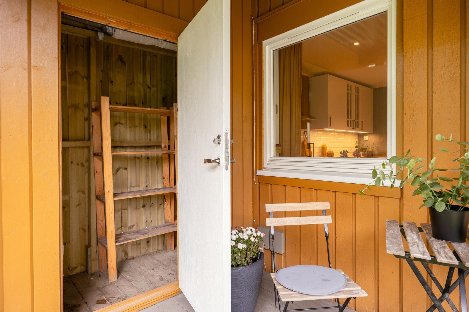 Leiligheten disponerer en bod for ekstra oppbevaring. Galleribilde