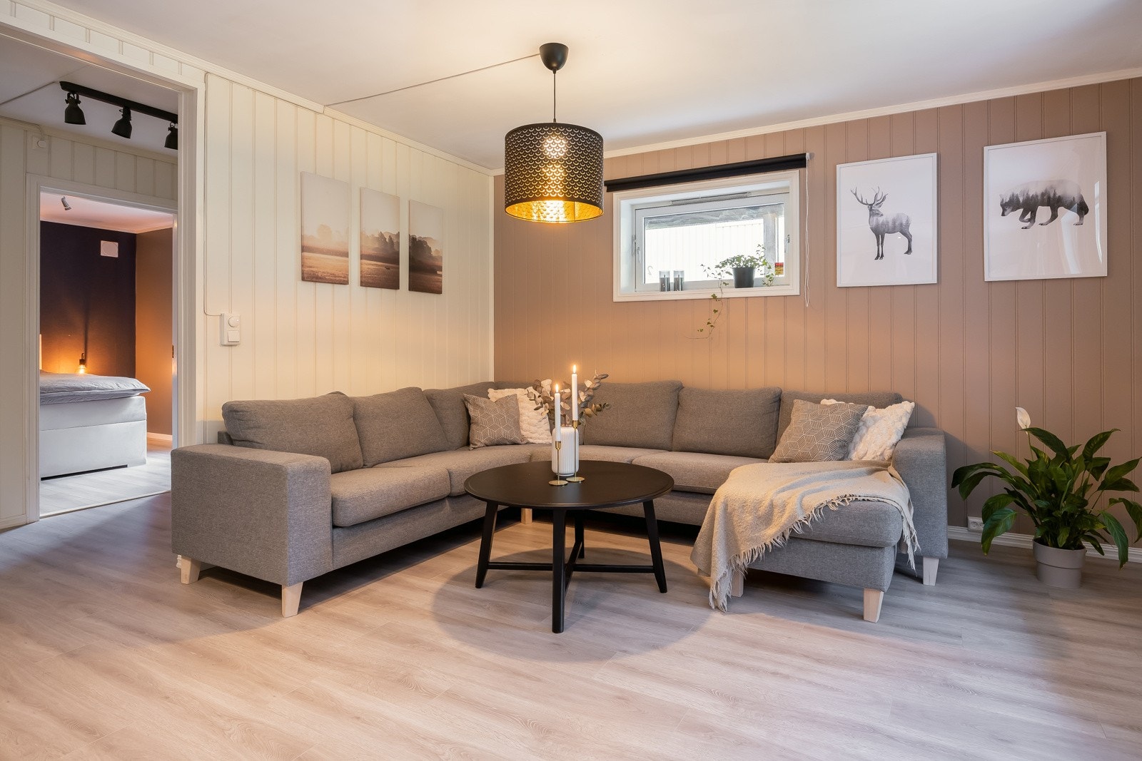 PrivatMegleren ved Stefanos Pitharoulis har gleden av å presentere Okstadøy 10B. Galleribilde