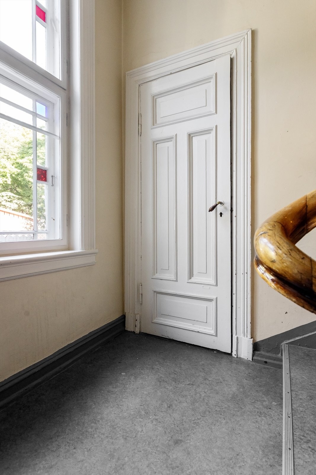 Opplegg for vaskemaskin og tørketrommel i trappeboden Galleribilde