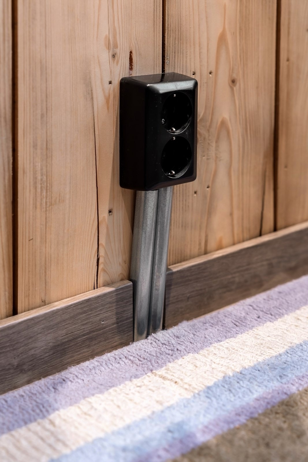 For å være tro til stilen med original panel er det brukt jernør til stikk der det er synlig Galleribilde