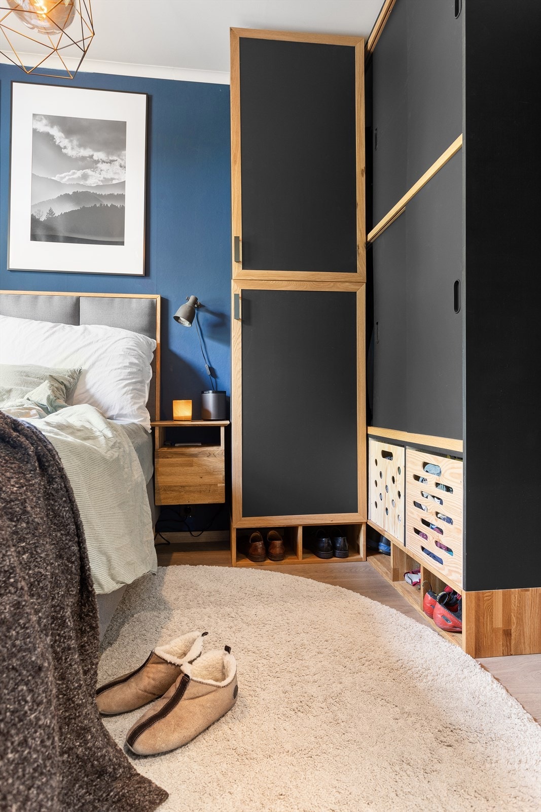 Plassbygget garderobeskap medfølger handen Galleribilde