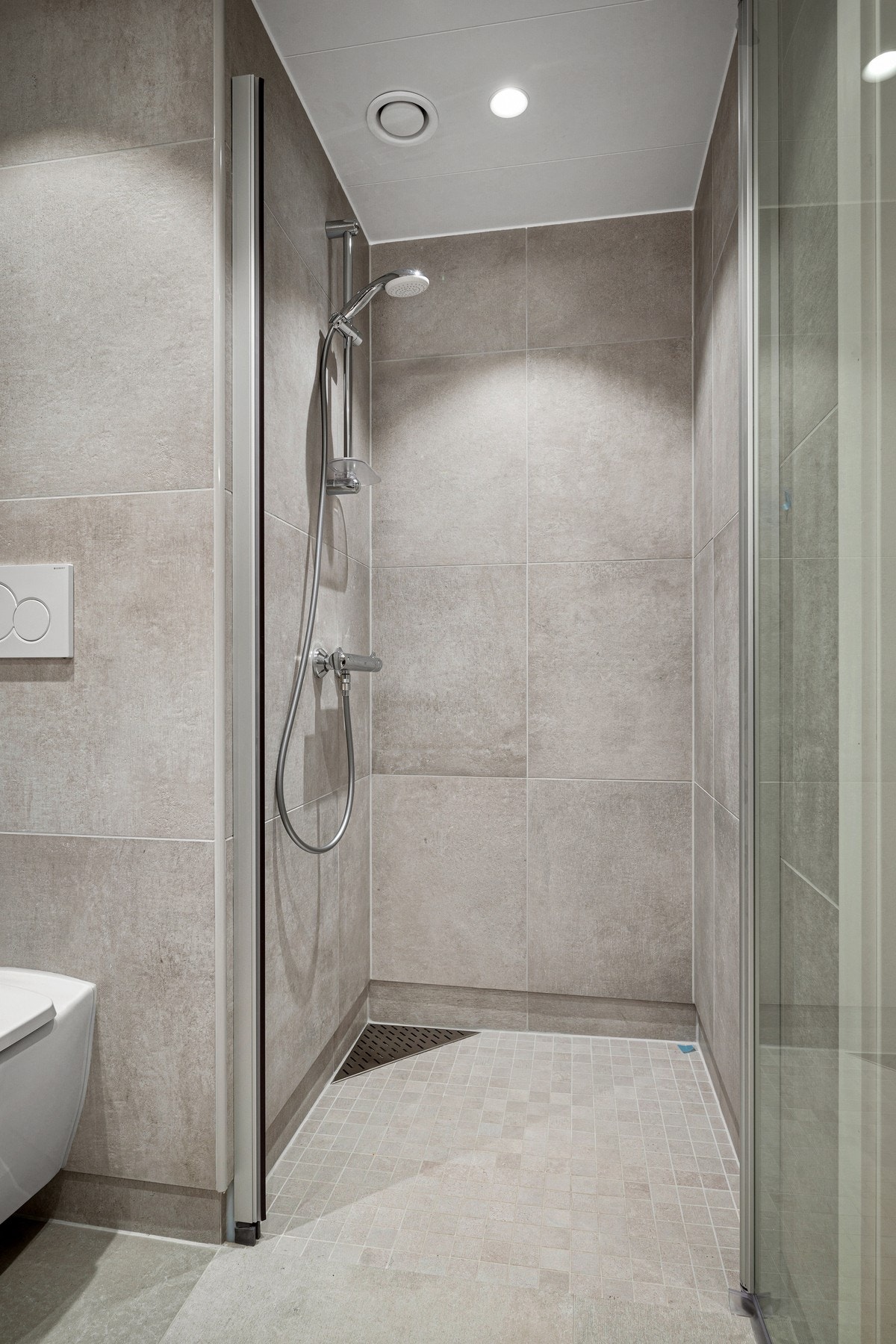 Dusjnisje med glassvegg Galleribilde