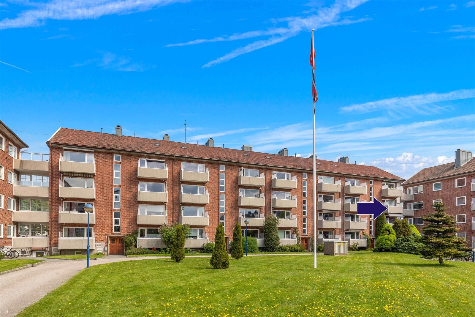 Sørmegleren ved Kristian Lossius har gleden av å ønske deg velkommen til Kirkegata 12 G! Galleribilde