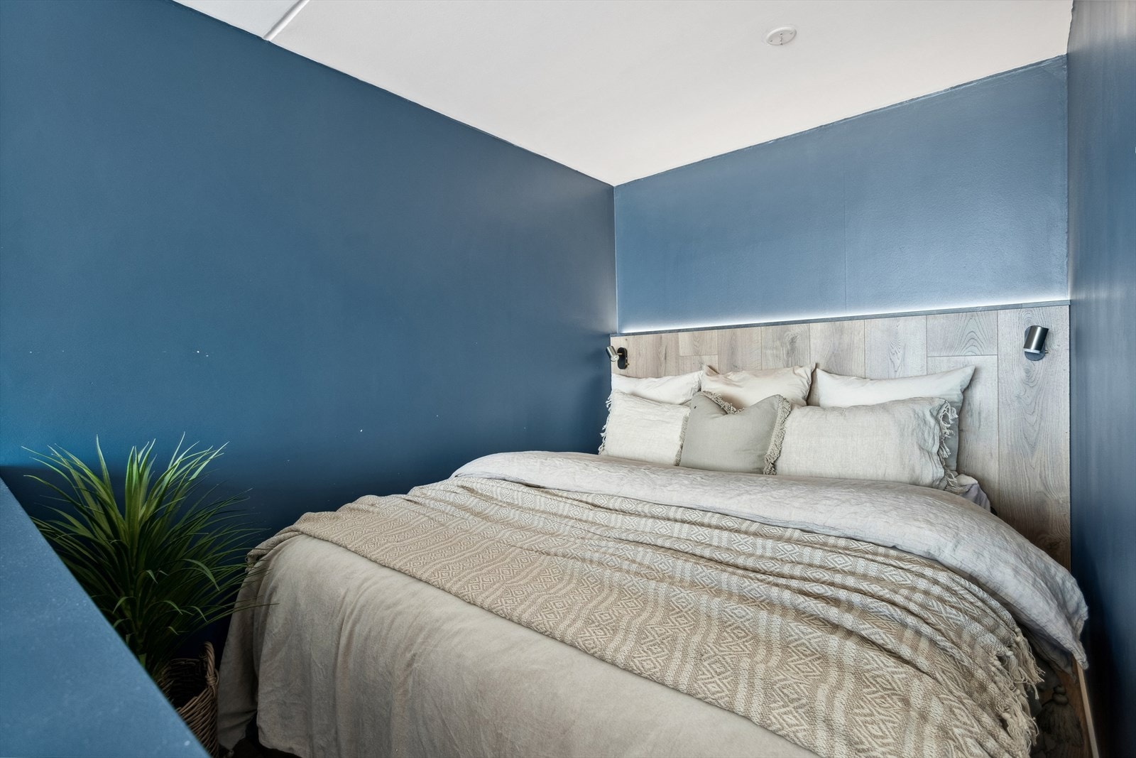 Sovealkoven er på ca. 6 m² og har god plass til dobbeltseng. Galleribilde