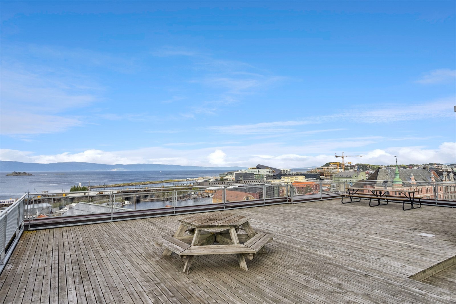 Fra borettslagets takterrasse får du en av Trondheims vakreste usikter! Galleribilde