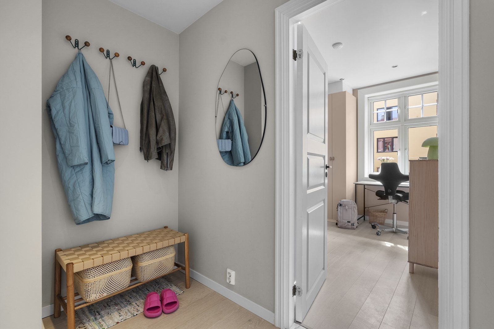 Soverom 2 sett fra entreen. Galleribilde