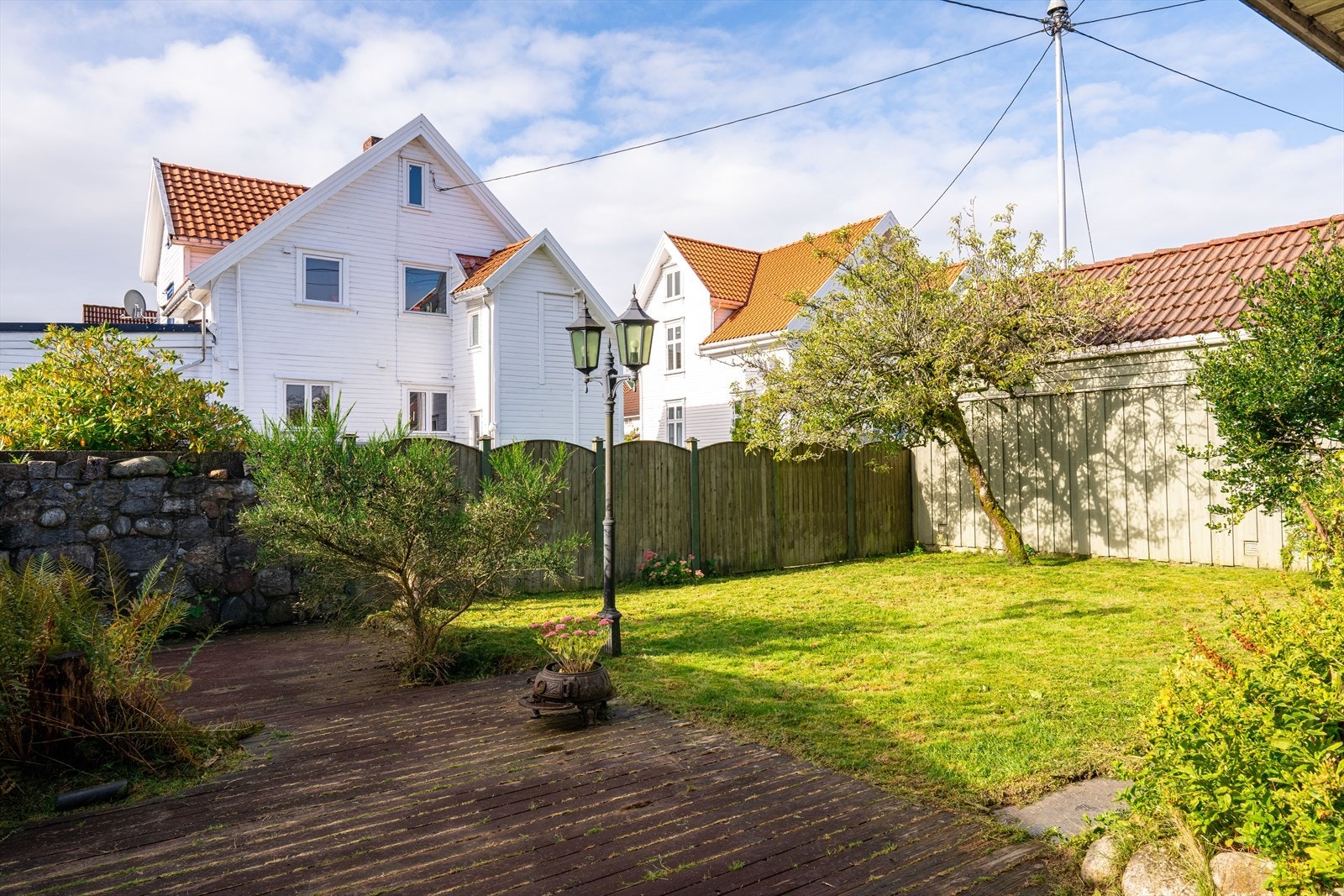 Boligen har sørvendt hageområde som er lunt og solrikt med lite innsyn. Galleribilde